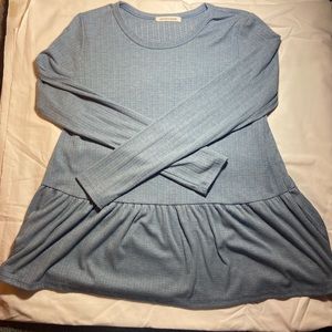 Flowwy blue long sleeve top